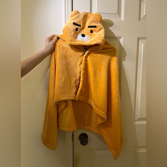 Korean cartoon character plush cloak blanket shawl - Picture 3 of 6